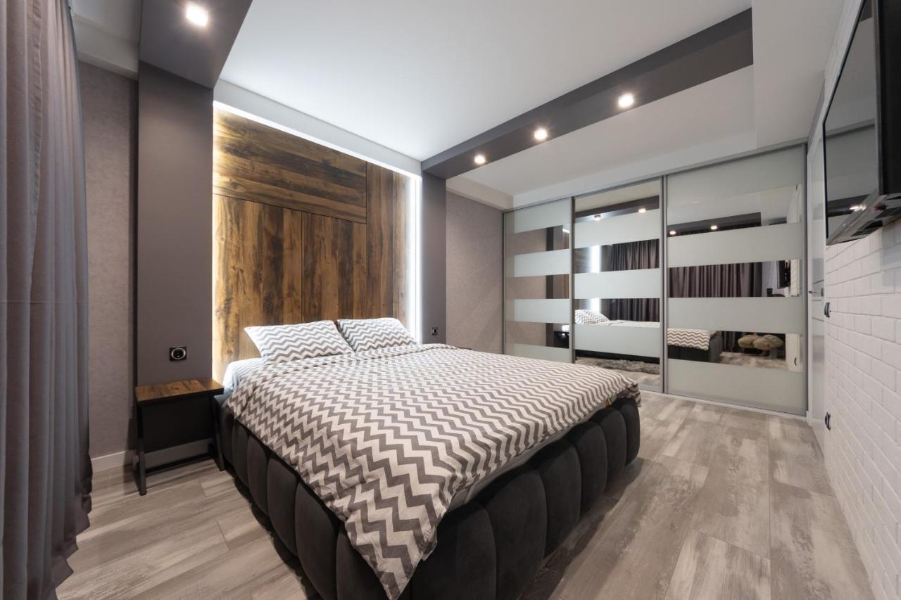 Luxrent Apartments on Lesi Ukrainki - Kiev Extérieur photo