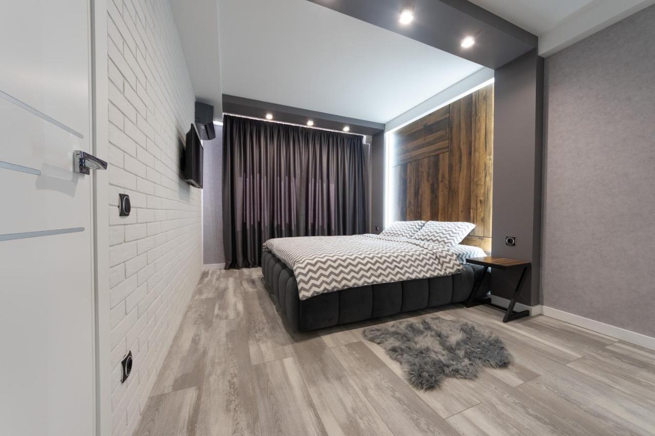 Luxrent Apartments on Lesi Ukrainki - Kiev Extérieur photo