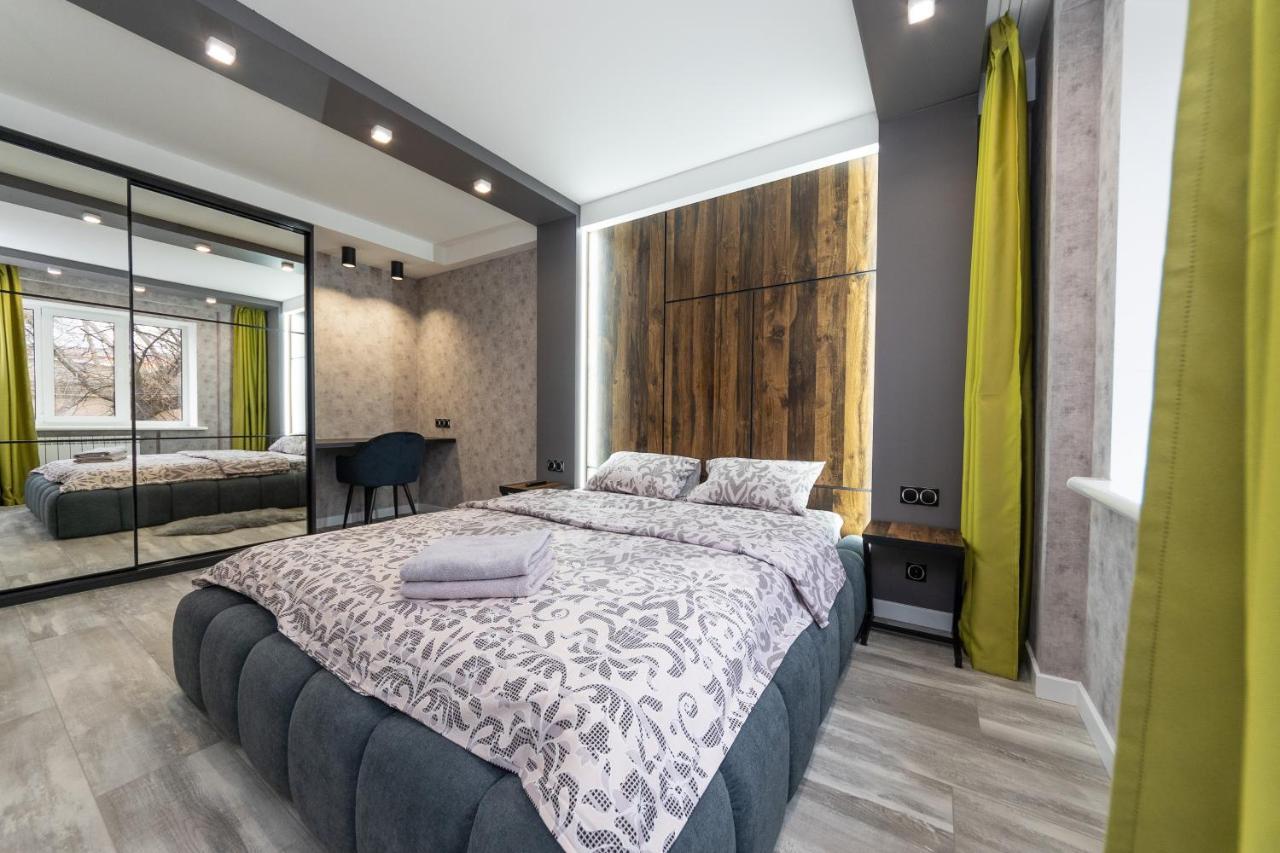 Luxrent Apartments on Lesi Ukrainki - Kiev Extérieur photo