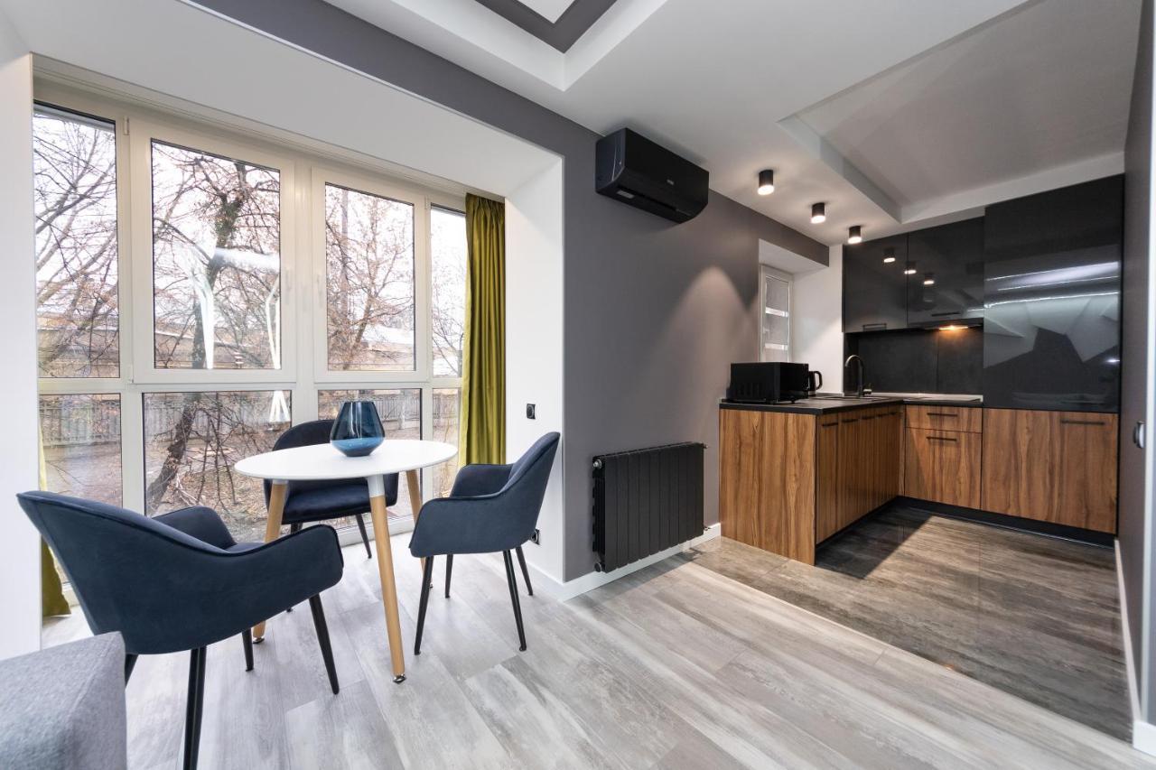 Luxrent Apartments on Lesi Ukrainki - Kiev Extérieur photo