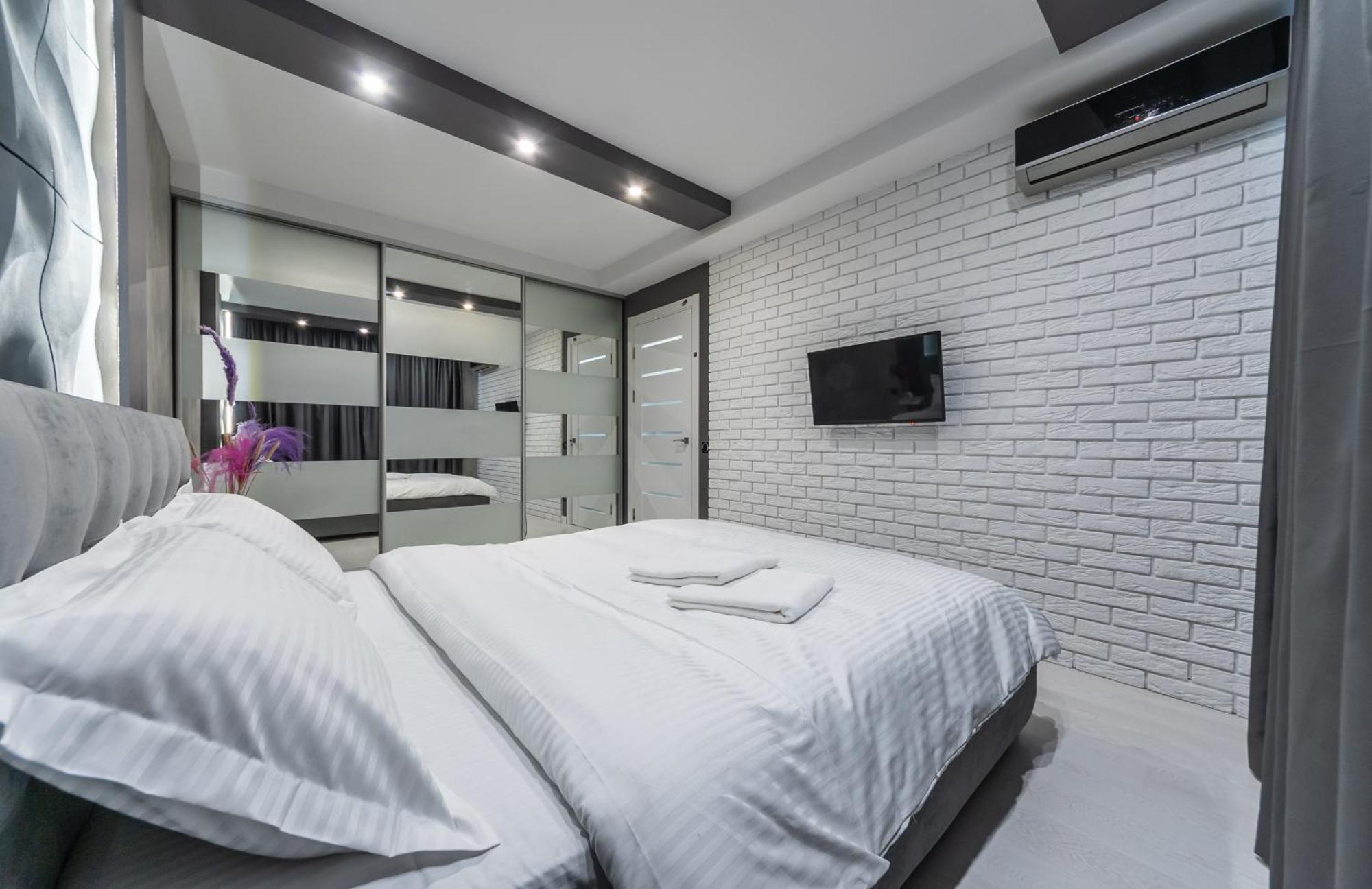 Luxrent Apartments on Lesi Ukrainki - Kiev Extérieur photo
